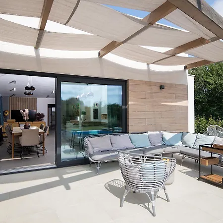 Luxury Design Maell With Private Pool And High Level Of Privacy - Wiibuk Šišan